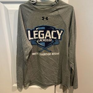 Under Armour boys long sleeve shirt. Size youth large. Great condition.
